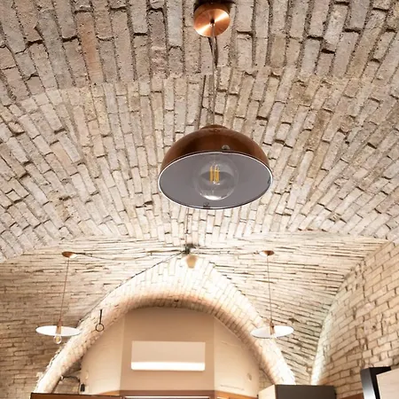 Domus Sant'agnese, A 50 Mt Da Carlo Acutis Asyż