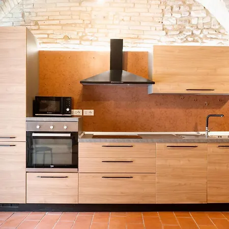 Domus Sant'Agnese, A 50 Mt Da Carlo Acutis *